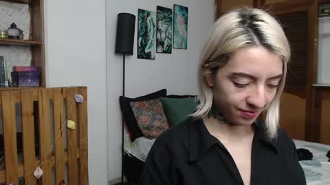 alicee_logan_ online show from 04/04/26, 01:37