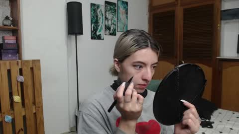 alicee_logan_ online show from 06/10/26, 01:39