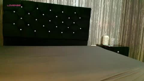 alicee_moonn online show from 04/23/26, 07:05