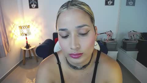 Snapshot of alicee_wild_ chatting on 04/07/26, 10:53 Alicia 1000 PM - 600 AM COLOMBIAN TIME online show from 04/07/26, 10:53