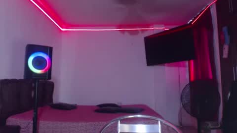 aliceesmiths online show from 01/04/25, 02:25