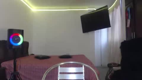 aliceesmiths online show from 10/25/25, 12:23