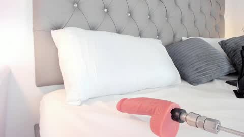 Alice  online show from 01/14/25, 08:41