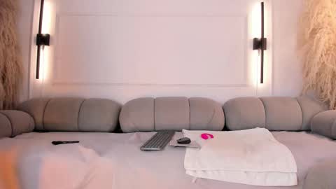 Alice  online show from 03/18/26, 12:03