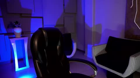 Snapshot of aliceharperx chatting on 11/28/25, 08:00 Alice online show from 11/28/25, 08:00