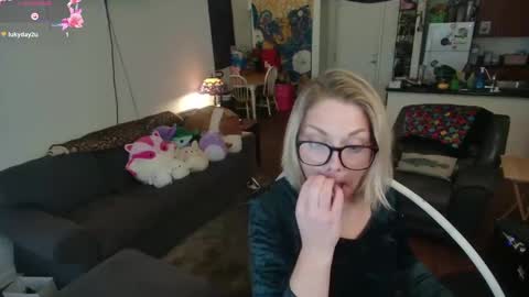 Alice Liddell online show from 09/25/25, 07:39