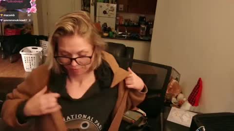 Alice Liddell online show from 10/03/25, 08:55