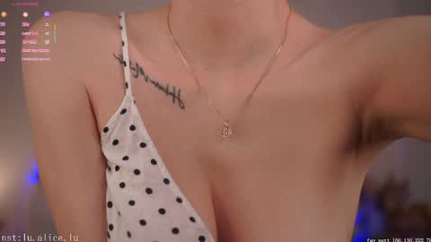 Elle online show from 05/17/26, 06:44