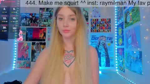 Snapshot of alicemilman chatting on 12/27/24, 02:43 Alice  online show from 12/27/24, 02:43