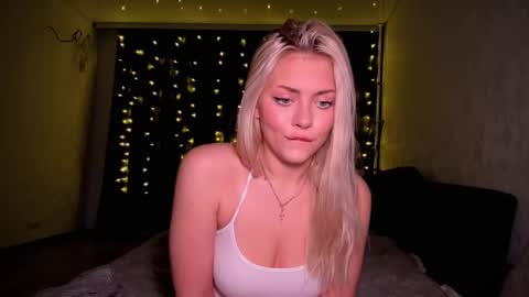 aliceoceaneyes online show from 11/19/25, 10:10