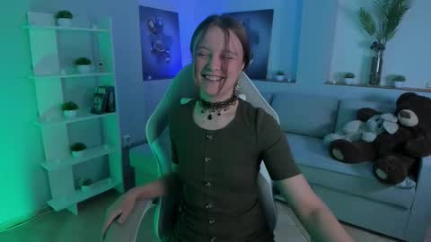 Alice online show from 11/11/25, 01:49