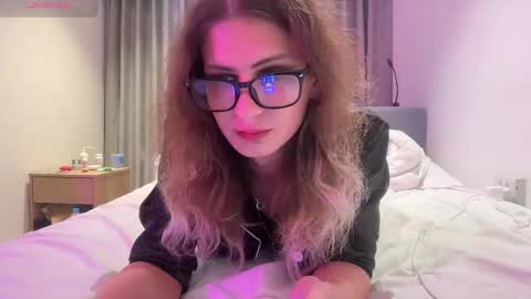 AlicePinkhead online show from 04/16/26, 08:15