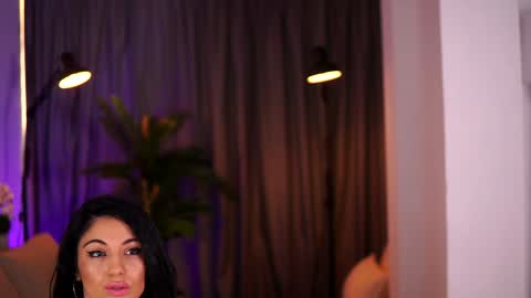 Snapshot of aliceravenx chatting on 12/14/24, 06:13 Alice online show from 12/14/24, 06:13