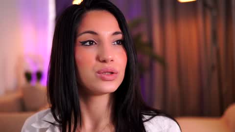 Snapshot of aliceravenx chatting on 12/23/24, 11:57 Alice online show from 12/23/24, 11:57