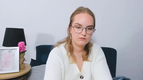 alicesensitive online show from 09/16/25, 03:35