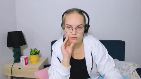 alicesensitive online show from 10/05/25, 04:22