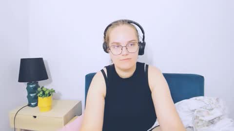 alicesensitive online show from 10/11/25, 09:30