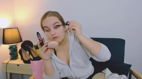 alicesensitive online show from 11/28/25, 01:14