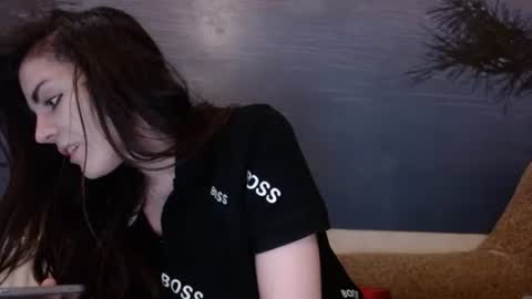 Snapshot of alicetailorrr chatting on 03/11/25, 06:43 AliceTailorrr online show from 03/11/25, 06:43