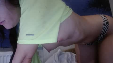 Snapshot of alicetailorrr chatting on 10/17/25, 04:53 AliceTailorrr online show from 10/17/25, 04:53