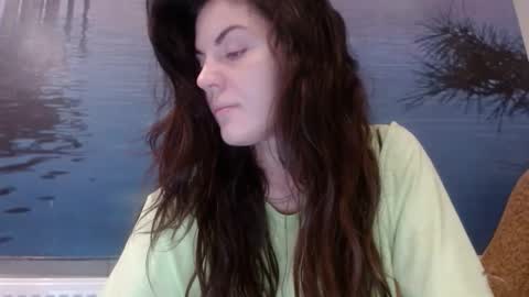 Snapshot of alicetailorrr chatting on 10/21/25, 05:08 AliceTailorrr online show from 10/21/25, 05:08