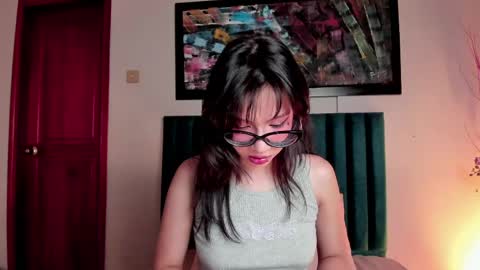 Snapshot of alicethompsson chatting on 04/28/26, 01:37 Alice Thompsom online show from 04/28/26, 01:37