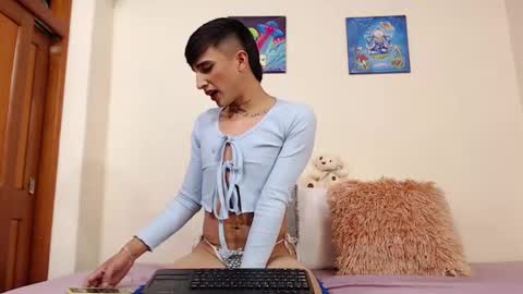 Snapshot of aliceusher_1 chatting on 10/25/25, 10:48 J Ruiz online show from 10/25/25, 10:48