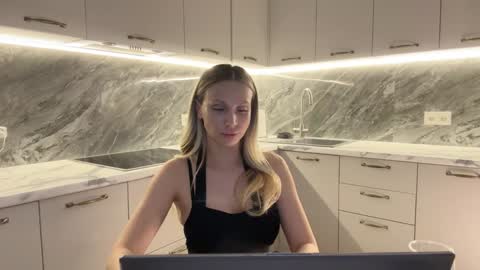 Alice online show from 12/06/24, 10:19