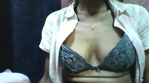 alicia253177 online show from 09/22/25, 02:57