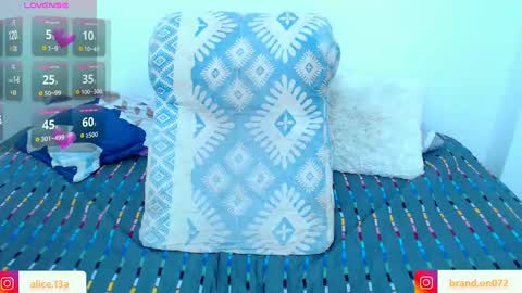 Snapshot of alicia_and_brandon chatting on 01/18/25, 11:55 CATALINA Y ANDRES online show from 01/18/25, 11:55