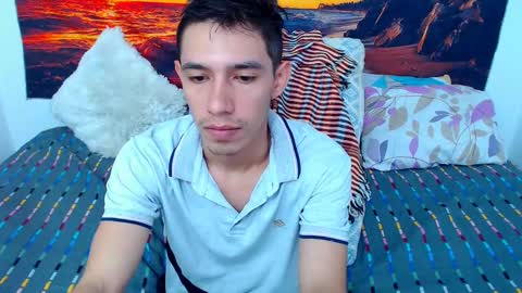 Snapshot of alicia_and_brandon chatting on 01/23/25, 08:56 CATALINA Y ANDRES online show from 01/23/25, 08:56