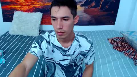 Snapshot of alicia_and_brandon chatting on 01/28/25, 02:11 CATALINA Y ANDRES online show from 01/28/25, 02:11