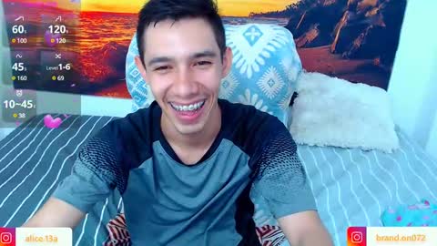 Snapshot of alicia_and_brandon chatting on 01/29/25, 09:28 CATALINA Y ANDRES online show from 01/29/25, 09:28