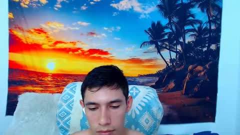 Snapshot of alicia_and_brandon chatting on 01/31/25, 08:33 CATALINA Y ANDRES online show from 01/31/25, 08:33