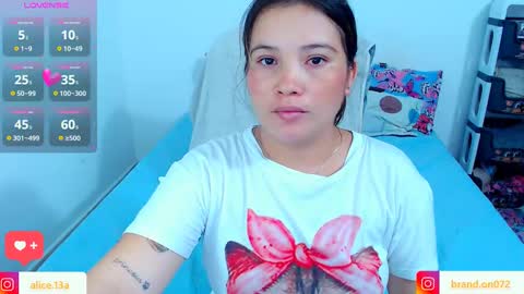 Snapshot of alicia_and_brandon chatting on 03/12/25, 09:03 CATALINA Y ANDRES online show from 03/12/25, 09:03