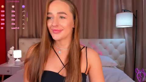 Mia online show from 09/26/25, 01:42