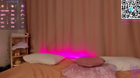 Mia online show from 12/05/25, 02:42