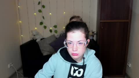 Alicia online show from 01/27/25, 06:19