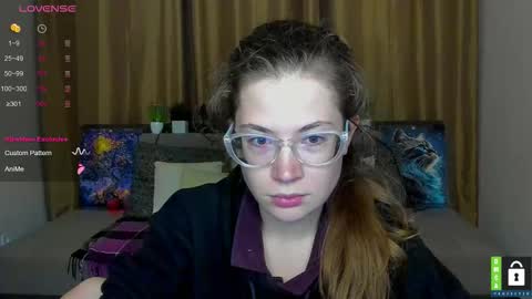 Alicia online show from 10/11/25, 06:28