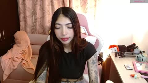 Snapshot of alicia_key_ chatting on 09/16/25, 04:02 ALICIA online show from 09/16/25, 04:02