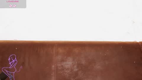 Snapshot of alicia_kitten chatting on 02/06/25, 10:10 Johnny online show from 02/06/25, 10:10