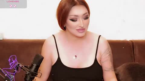 Snapshot of alicia_kitten chatting on 02/13/25, 10:33 Johnny online show from 02/13/25, 10:33