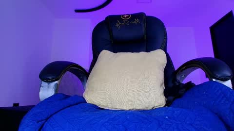 Alicia Kyse  online show from 04/11/26, 03:11