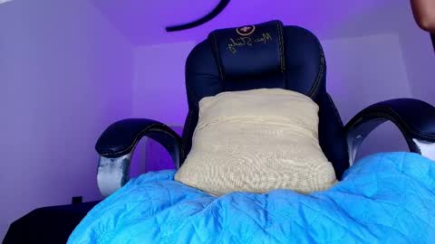 Alicia Kyse  online show from 04/22/26, 01:08