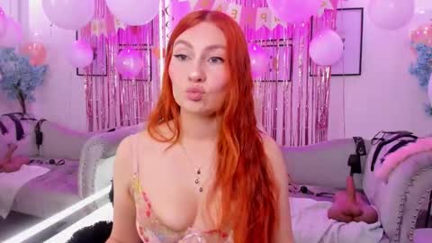 Snapshot of alicia_leclair chatting on 10/18/25, 04:37 alicia online show from 10/18/25, 04:37