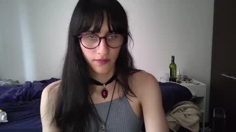 Snapshot of alicia_love29 chatting on 02/13/25, 08:55 Alice online show from 02/13/25, 08:55