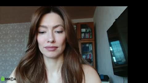 Snapshot of alicia_savory chatting on 10/27/25, 07:12 Alicia online show from 10/27/25, 07:12