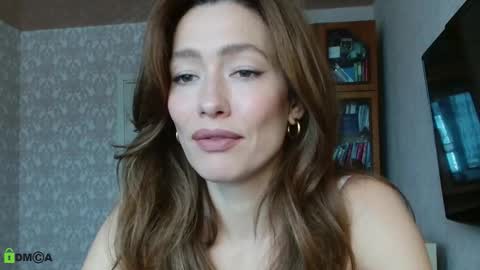 Snapshot of alicia_savory chatting on 11/12/25, 06:14 Alicia online show from 11/12/25, 06:14