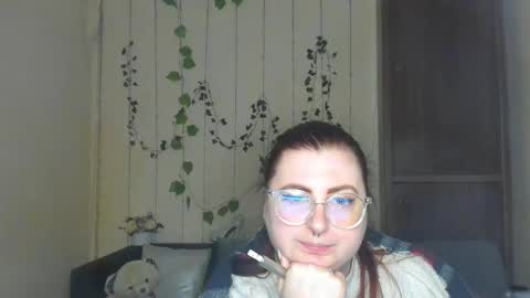 Snapshot of alicia_side_red chatting on 04/25/26, 07:22 Alicia online show from 04/25/26, 07:22