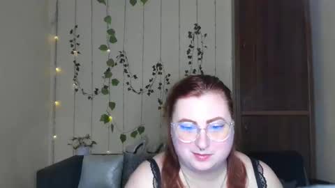 Snapshot of alicia_side_red chatting on 05/03/26, 11:27 Alicia online show from 05/03/26, 11:27